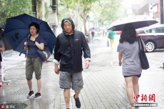 “温比亚”登陆浦东沿海 上海今夏遭三台风“直击”