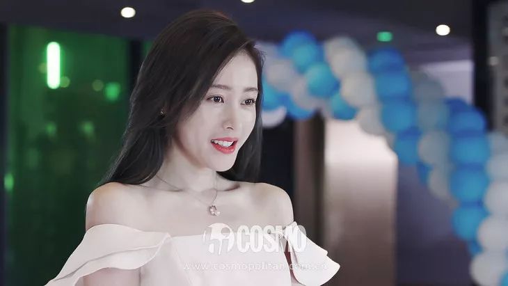 张天爱新剧的这些造型,可以去拍个"升职记"