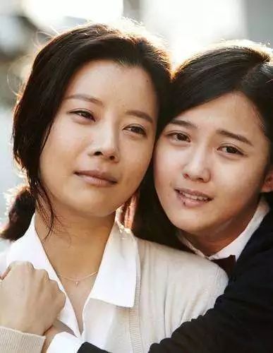 最近,我就看过一部这方面的电影《妈妈不哭》.