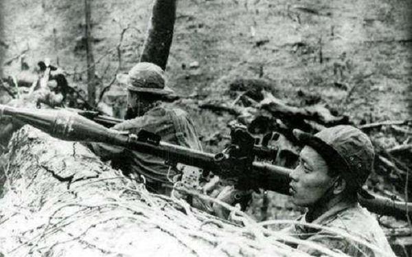 中越战争里的越军狙击手很厉害，重点打解放军指挥员