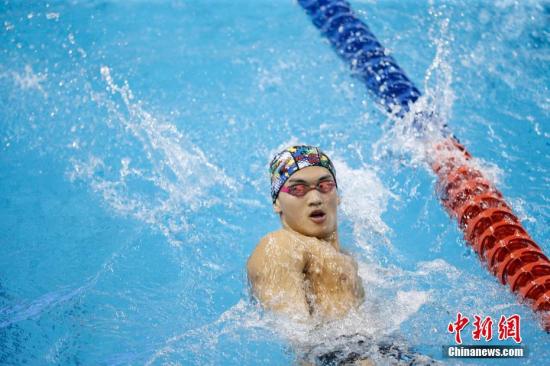中国国家游泳队队员徐嘉余在训练中。 中新社记者 韩海丹 摄