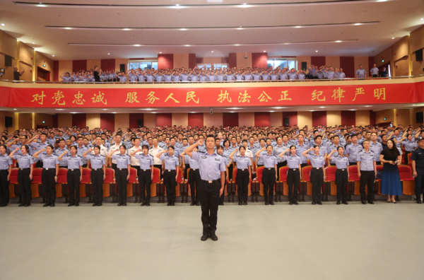 深圳首批678名辅警上岗，7年内还将招录3.2万名