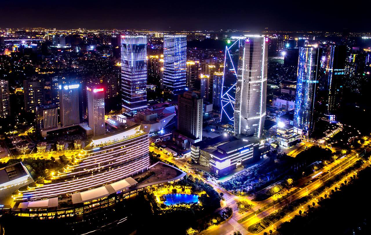 2000年人均工资_2018年厦门人均(2)