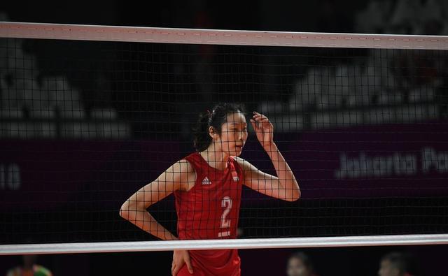 中国女排亚运会首秀竟遭遇空场尴尬,观众还没