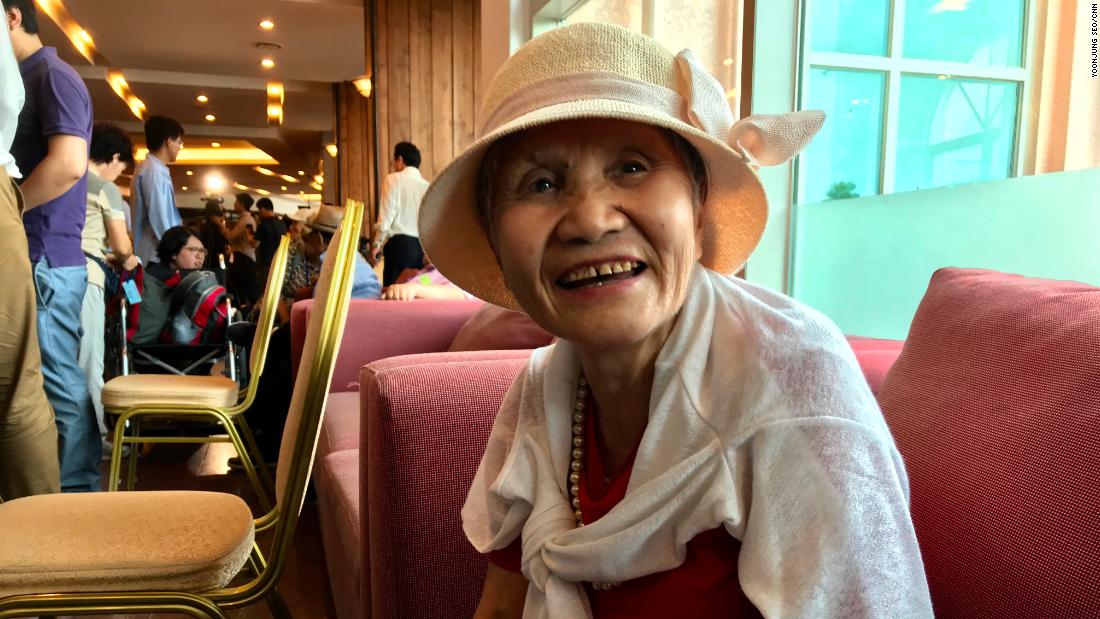 韩朝离散家属将会面：我能拥抱我那已70多岁的儿吗？