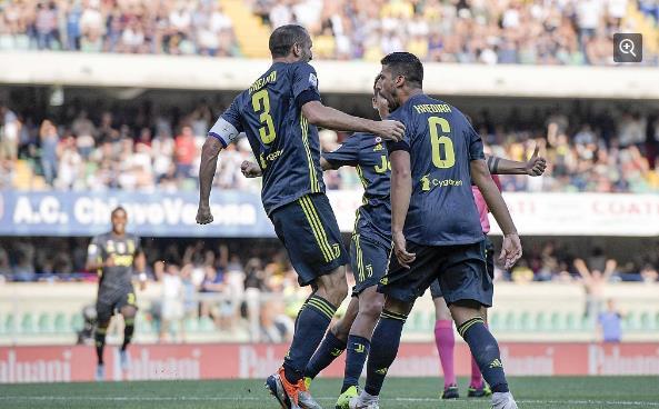 开门红!尤文图斯3比2切沃 C罗错失进球懊恼 特