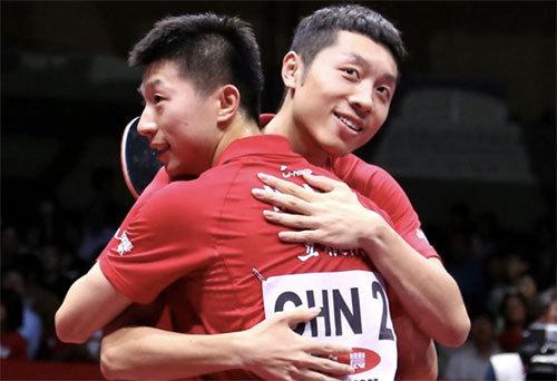马龙\/许昕获得双打冠军,许昕:希望球迷把掌声送