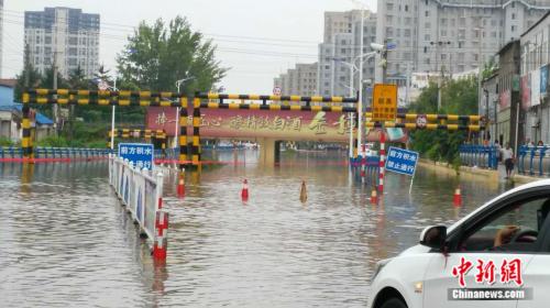 8月18日，安徽省宿州市砀山县出现暴雨天气，城区多地内涝严重。