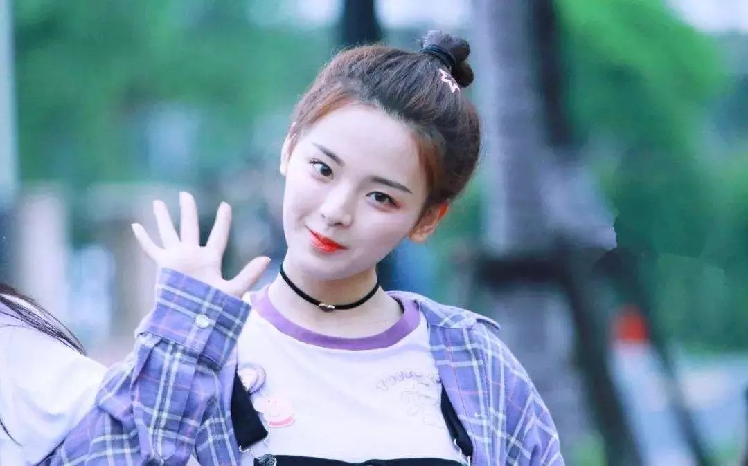 转发杨超越就能心想事成?别迷信了先瘦瘦脸吧