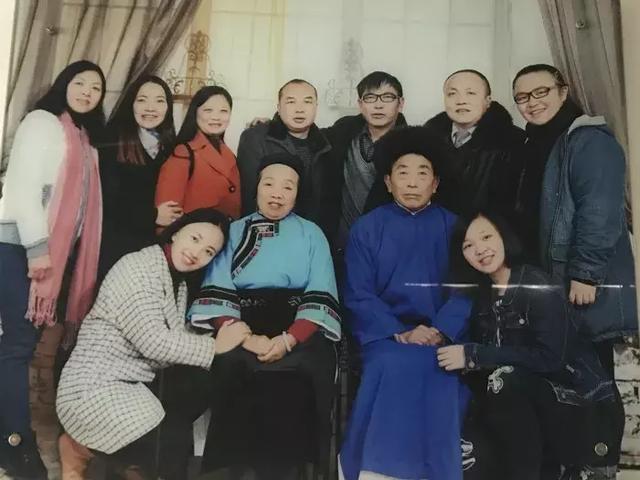 贵州安顺：四世同堂，七旬老人如何当一个好儿媳和好妈妈