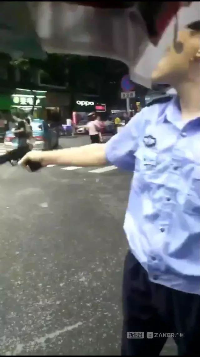 广州街头有“警察”持“枪”指吓路人？警方回应