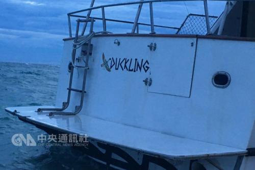 香港1艘游艇故障漂流11天搁浅台湾澎湖海滩(图)