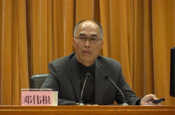 广东检察机关依法对江门市原市长邓伟根提起公诉