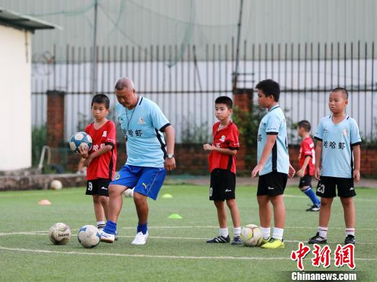 广西钦州“足球少年”暑期逐梦绿茵场