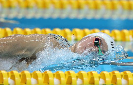 第二金！800米自由泳杨绝对优势夺冠 成绩创亚运新纪录