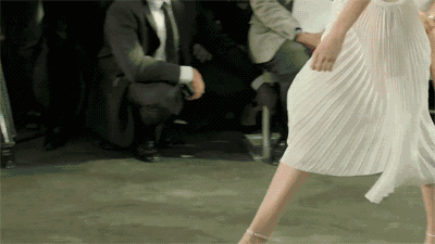 《big fish (大鱼)》是一见钟情系电影中的经典,年轻实的女主