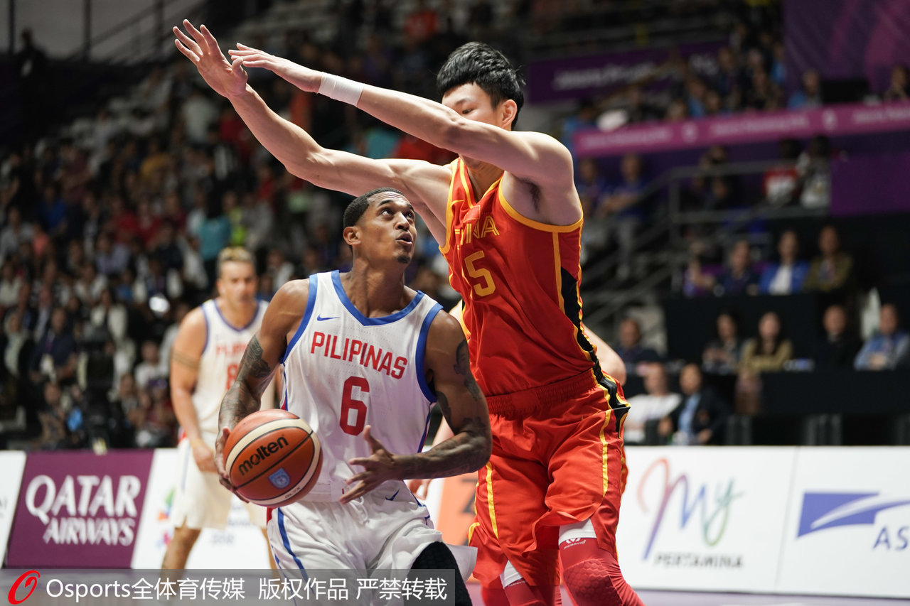 中国男篮亚运首战陷胜菲律宾，场边的姚明终于能松口气了
