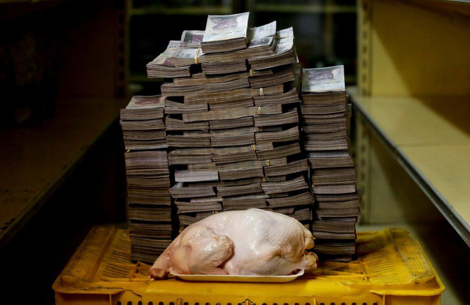 图集｜委内瑞拉发行新钞，旧币能买到啥？1400万买只鸡