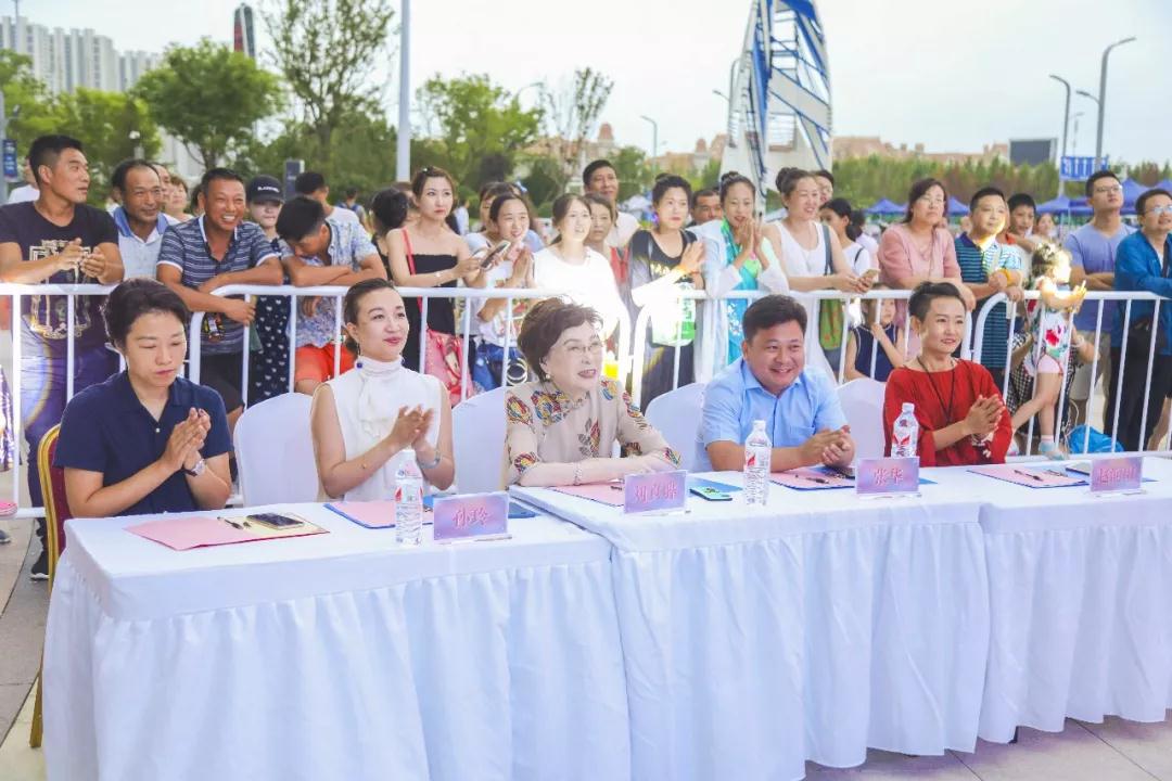 魅丽杂志主编总经理孙玲女士,明星最喜欢的专业造型师茉含老师和半岛