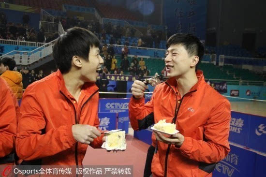 中国男乒队长马龙退出世界杯,林高远和樊振东