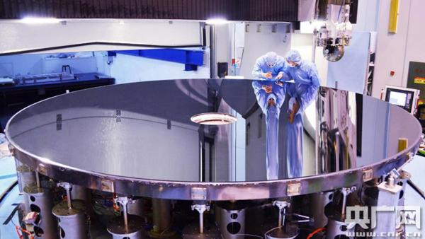中科院成功研制4.03米世界最大口径单体碳化硅反射镜