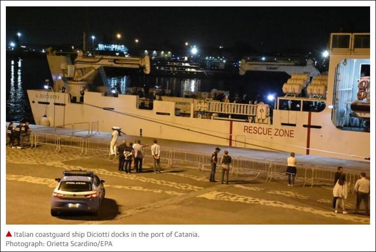 意大利海警船载177名难民靠岸，意政府未批准难民下船