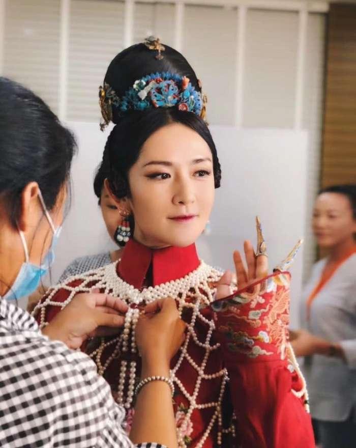 谢娜否认与聂远12年前绯闻, 主动喊话: 快来找