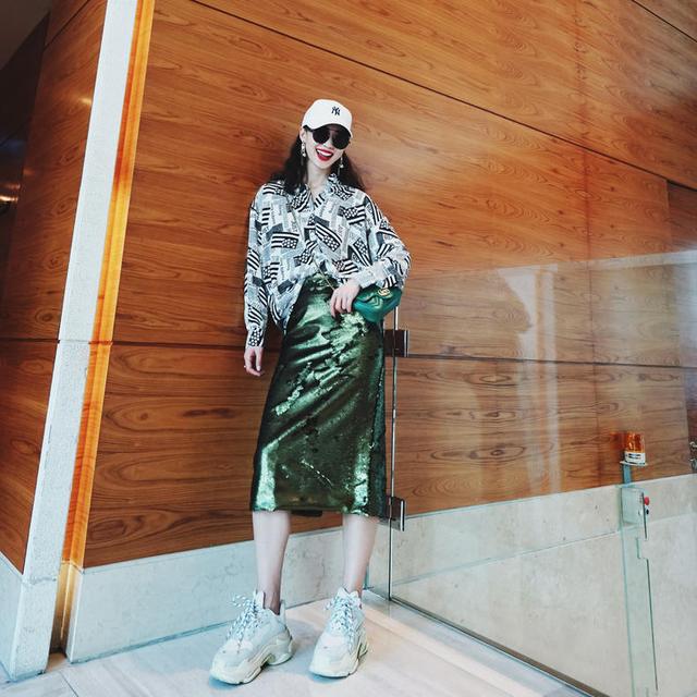 时髦亮片裙,闪光少女的穿搭指南