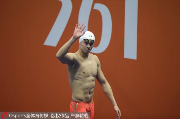 孙杨卫冕400米自由泳金牌！3天游6枪，他又成了拼命三郎
