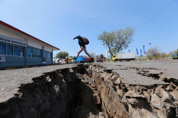 印尼抗灾署：龙目岛多起地震已致515人死亡7145人伤
