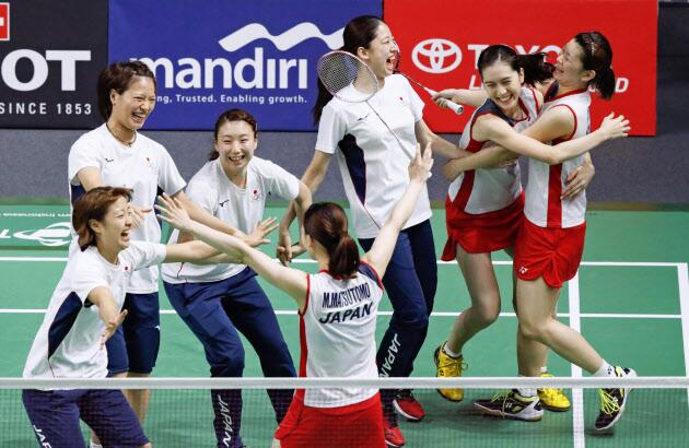 时隔48年，日本女子羽毛球队再摘亚运会金牌 中国队遭逆转