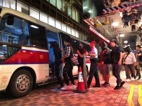 香港警方捣毁一诈骗集团 拘捕15人涉案2450万港币