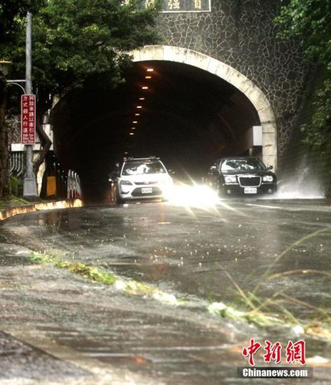 热带低气压将登陆台湾 气象学者提醒豪大雨威胁