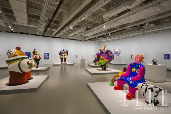 feminism仅仅是RUNWAY主题?妮基·圣法勒和沈远构建跨越时空的对话