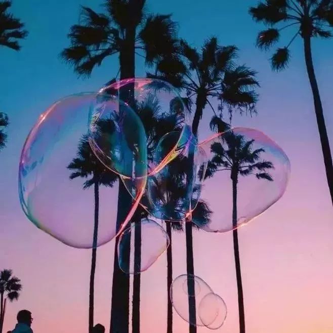 朋友圈背景图 | 你才不是一个没有故事的女同学