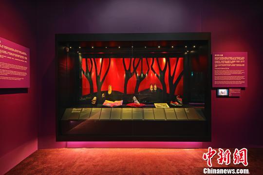 英国博物馆《鞋履：乐与苦展览》亚洲巡展落地北京