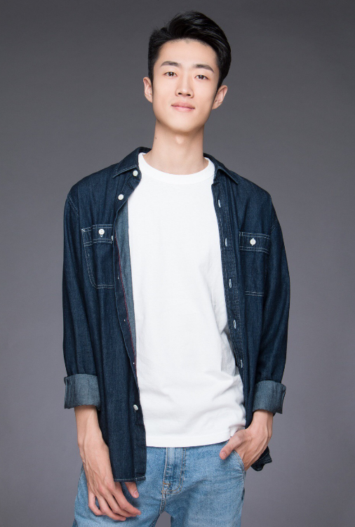 斗鱼主播艺帝帝,刺激战场强到离谱,获国服最强