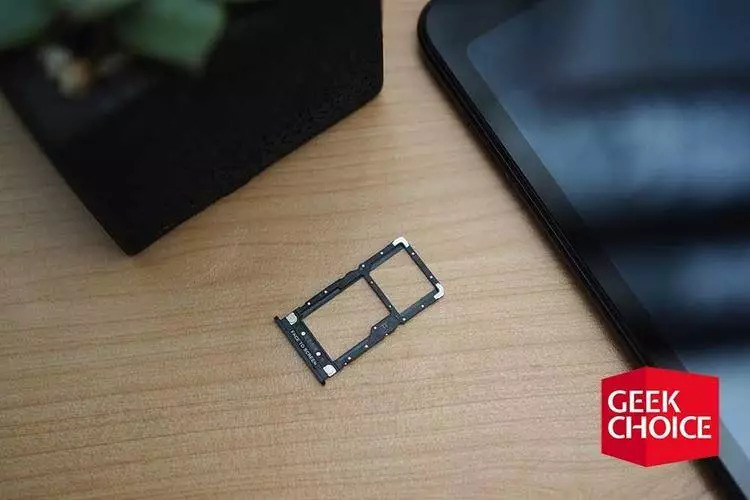 小米平板 4 Plus 上手:续航好评,「无限流量卡」