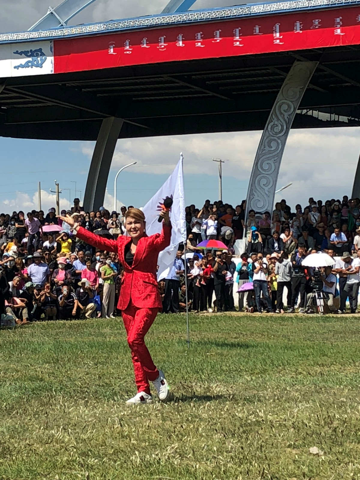 全国最美志愿者 学雷锋先进典型乌兰图雅走进