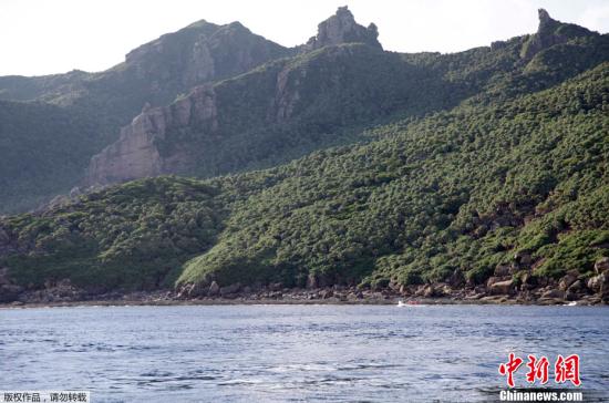 中国海警舰艇编队8月24日在中国钓鱼岛领海内巡航