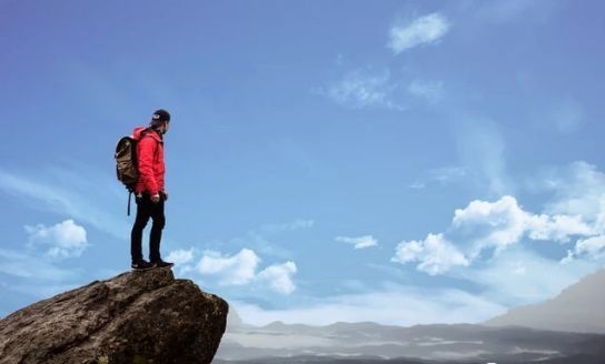 火了!高铁座霸男被处罚:你自私的样子真的很丑