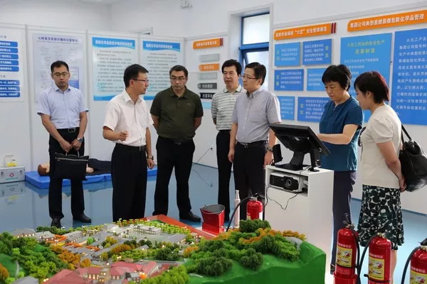 方向明到二院天剑学院调研指导企业大学建设工