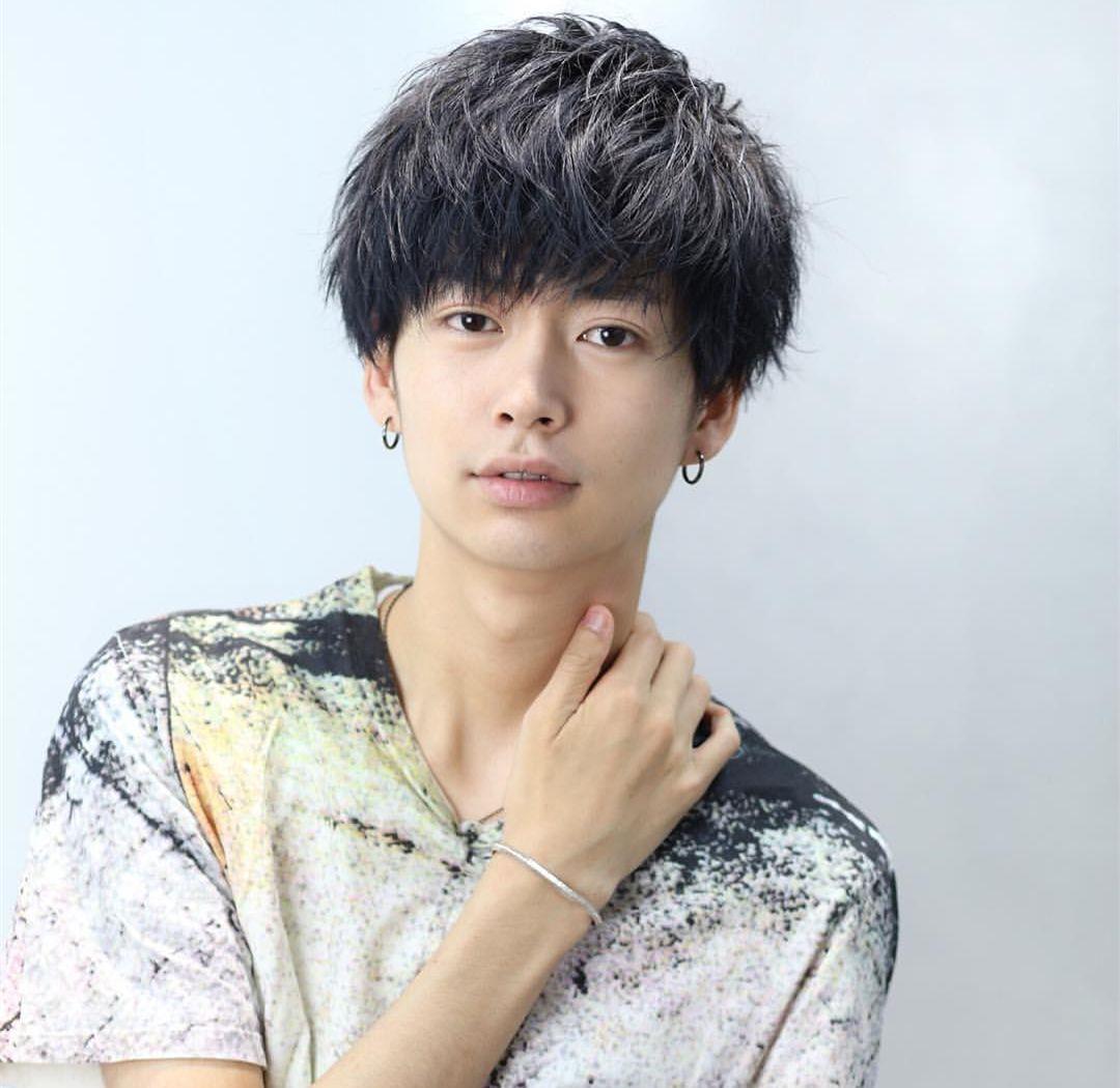 男生帅气烫发发型