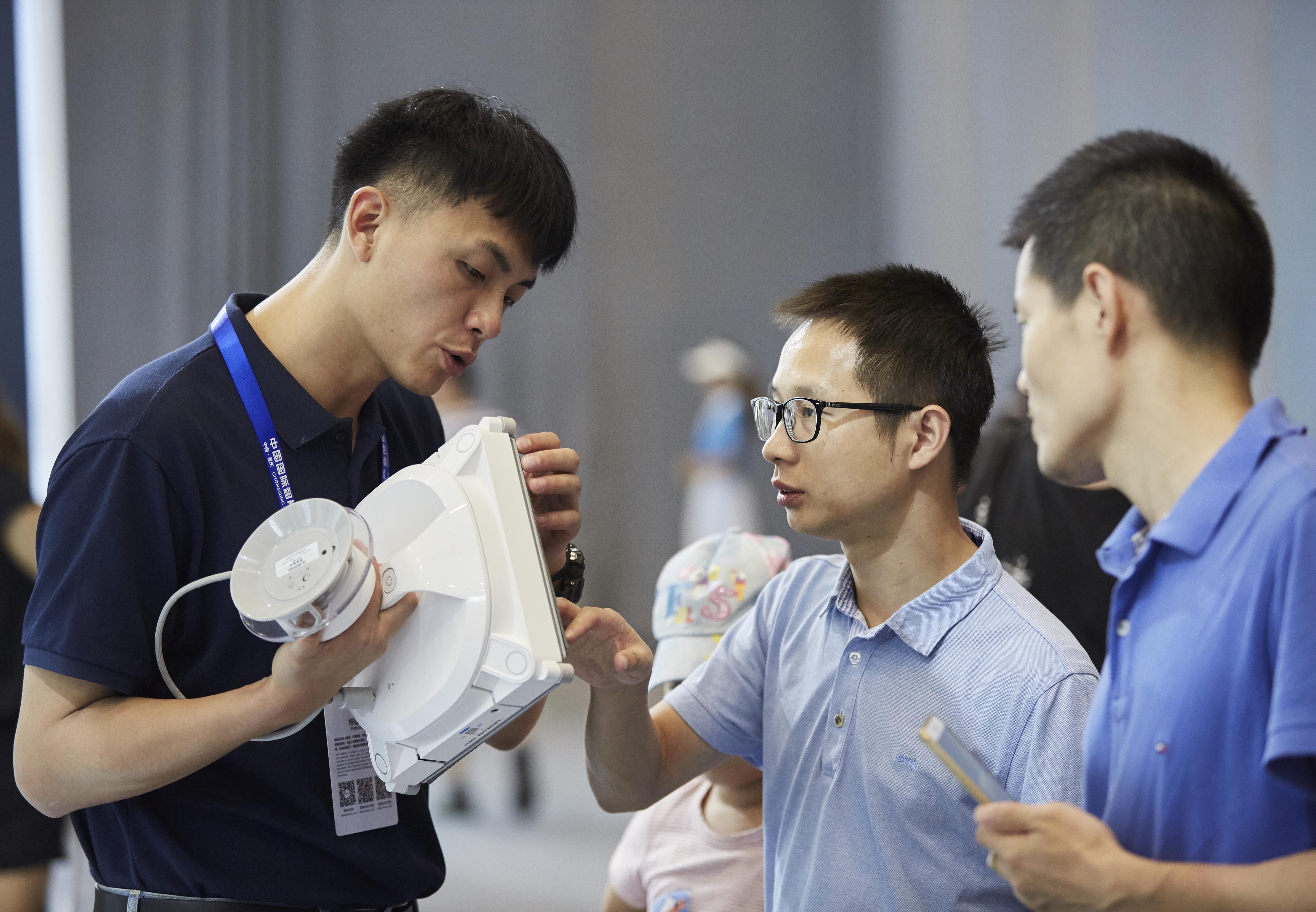 8月23日~8月25日，科沃斯参展于重庆举办的中国国际智能产业博览会