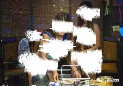 无锡这家洗车店美女穿比基尼洗车! 引网友围观