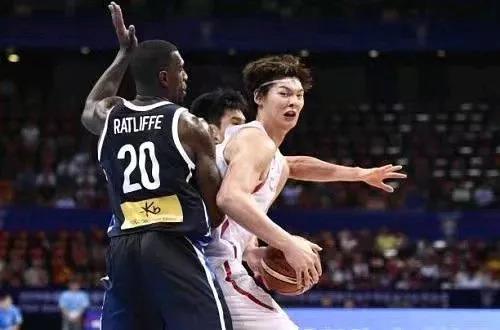 亚运会战报:男篮挺进半决赛,离姚主席要的篮球