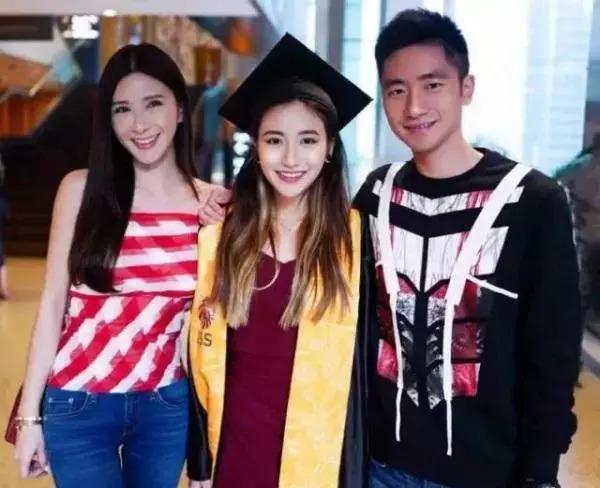 空姐变网红!离婚拿到1亿5人民币赡养费,爱马仕