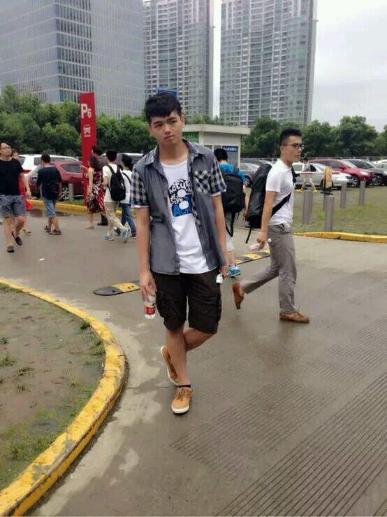 LOL主播发明的黑科技,卡一狙怒掏18相烬!骚男