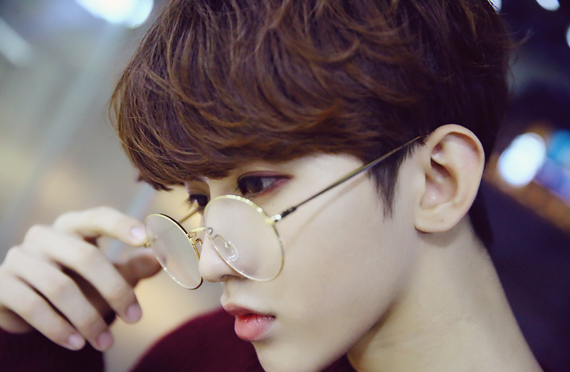 男孩?蔡徐坤新歌在美登顶双榜第一被疑粉丝刷榜