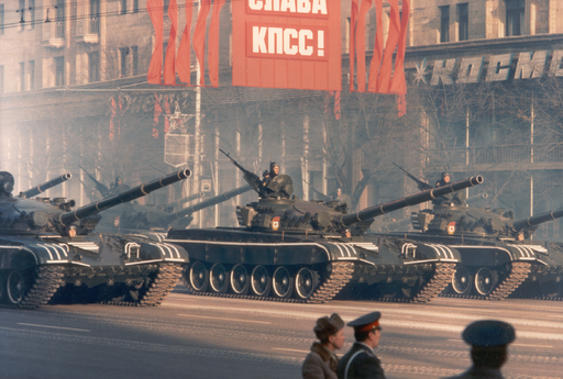 512px-October_Revolution_celebration_1983